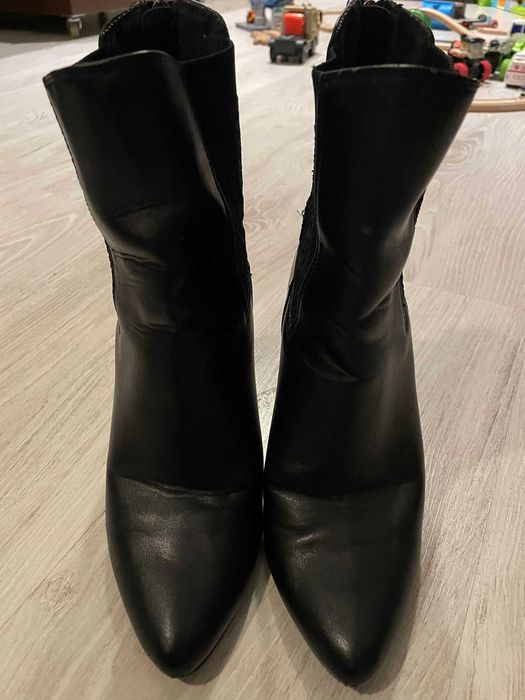 Botine negre nr. 36