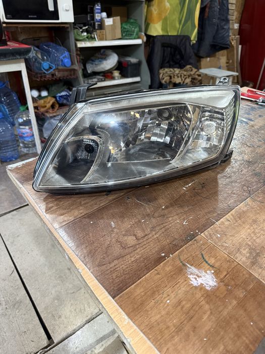 Фара гранта левая