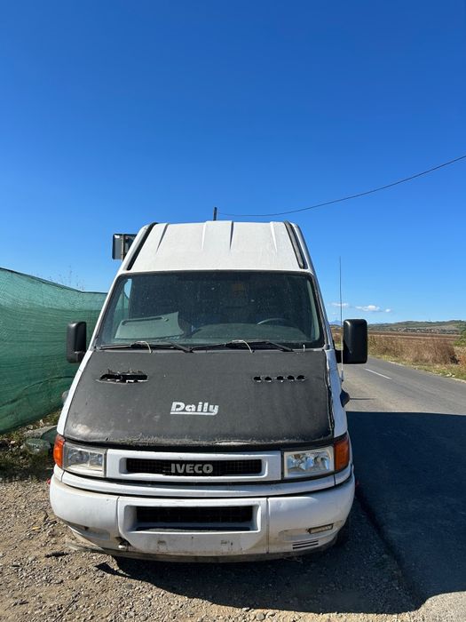 Dezmembrez iveco daily motor 2.8 turbo sau vând întreg