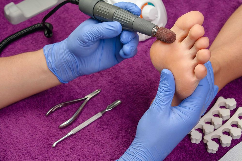 Услуги подолога, массажиста, косметолога