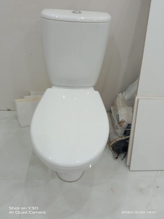 Продам унитаз в очень хорошем состоянии