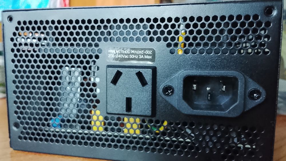 Блок питания на 850W Thermaltake
