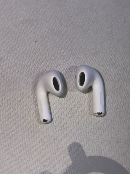 Apple AirPods 4 оригинални