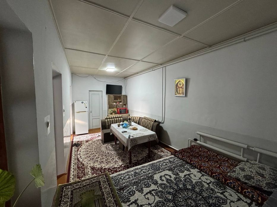 ДОРМОНДА ховли сотилади янги хает кучасида 24 автобус охир. 32000