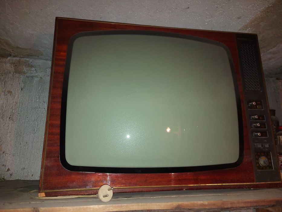 Ретро телевизор изумруд ссср