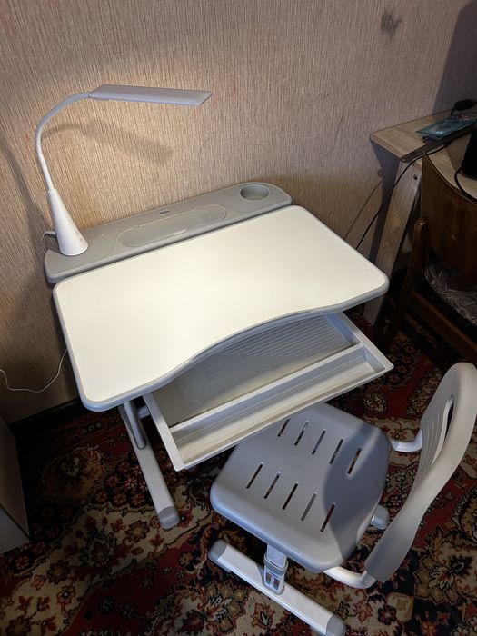 Детский рабочий стол Kids Desk