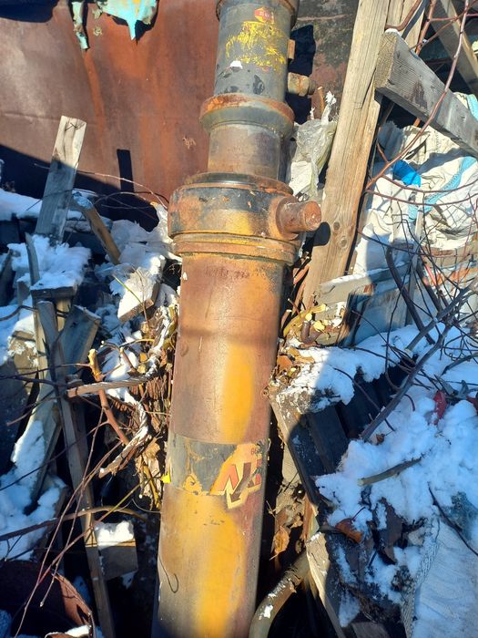 Цилиндр подьема кузова шансиман хово