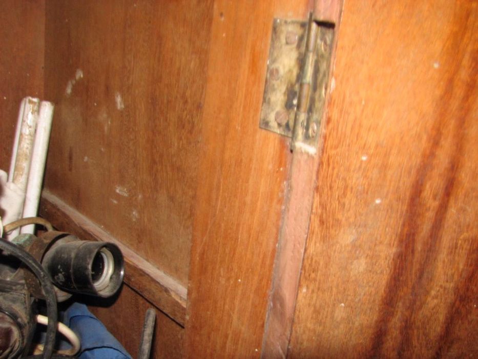 Dulap cu furnir cires ,noptiere paturi fără saltea