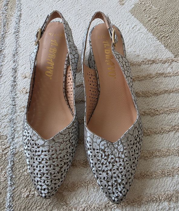 Продам босаножки