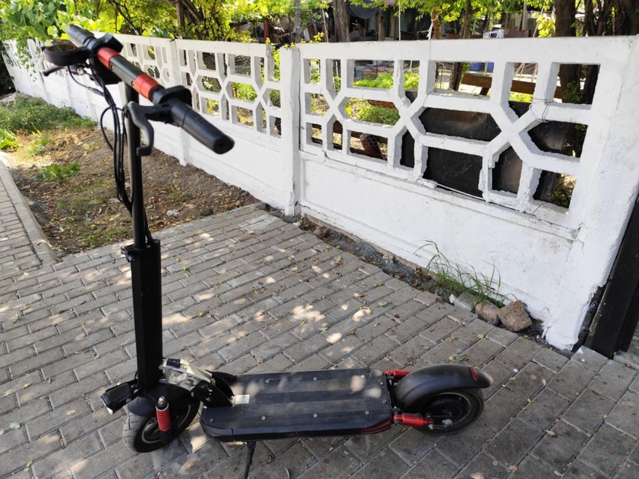 Vând sau schimb cu drona