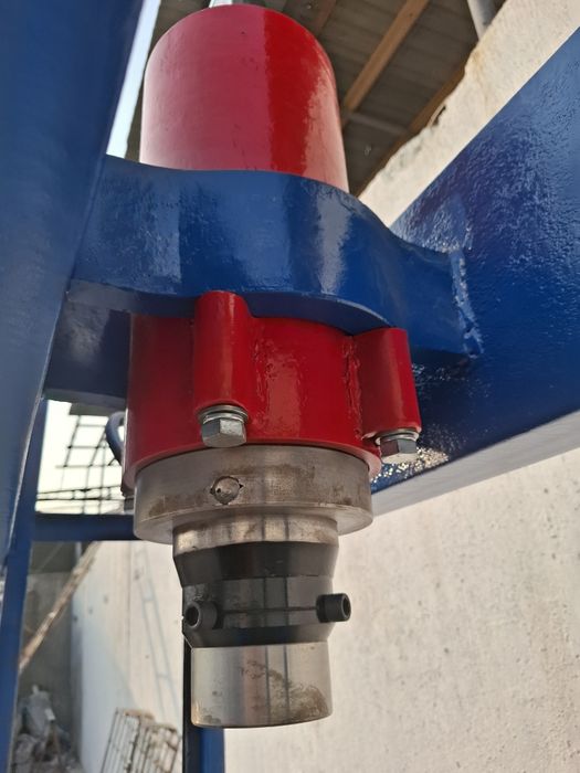 Продаются гидровлический пресс с усилием,40тон