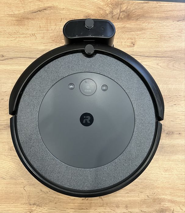 iRobot Roomba i5 – робот прахосмукачка, използван, отлично състояние