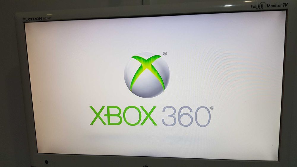 XBOX360 consola XBOX 360 cu mufa HDMI + 1 joc cadou FIFA 16 original