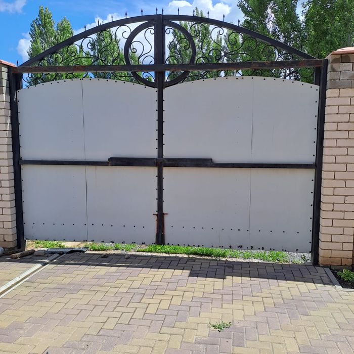 Продам ворота и колитку