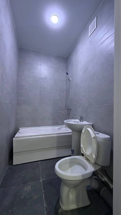 Продаётся квартира на Ассалом Сохил  1/10/16