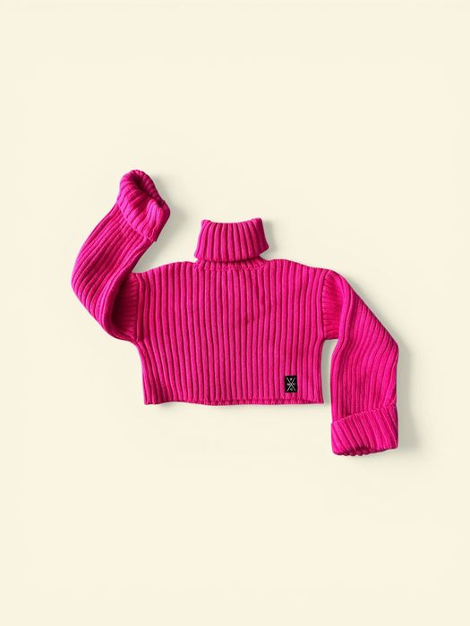 Яркий укороченный свитер шерстяной