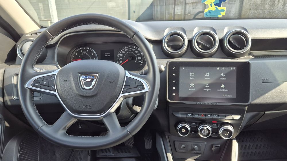Dacia Duster 2 facelift, benzina, km putini, stare perfecta