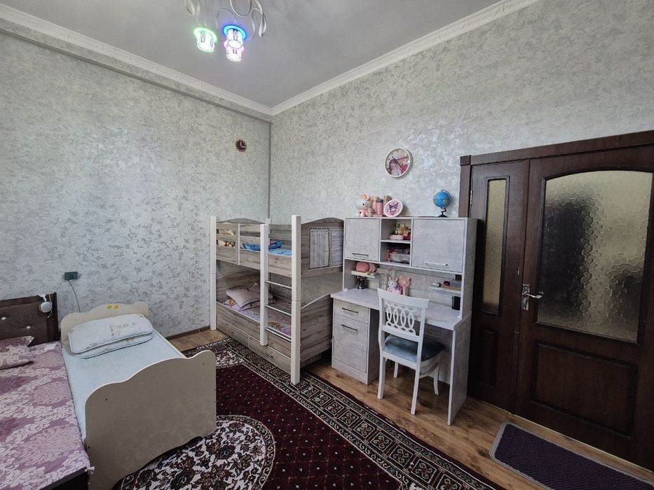 Toshkent viloyati Nurafshon shaxar (Eski To'y tepa) Xalq Banki yonida