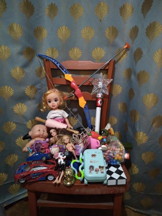 Продам игрушки шикарные машинки