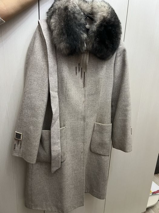 Продаются платья и пальто