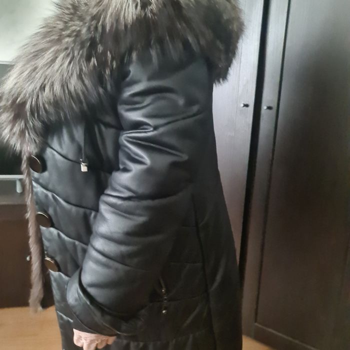 Продам женскую куртку