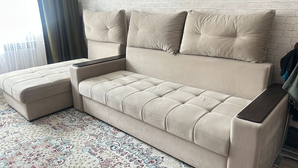 Диван угловой отличный