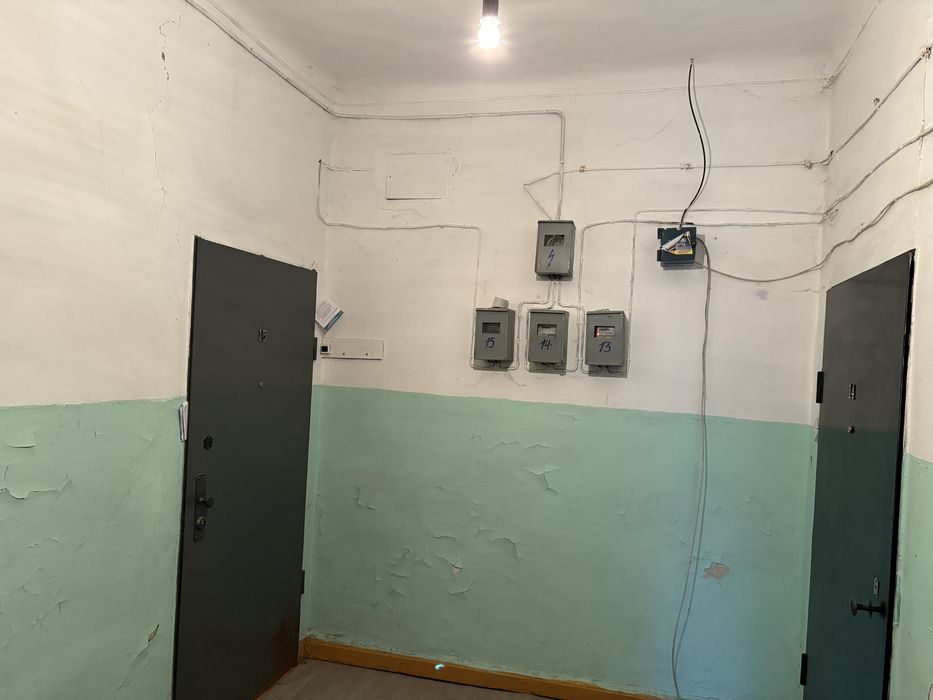 Продам 3-х ком военный городок