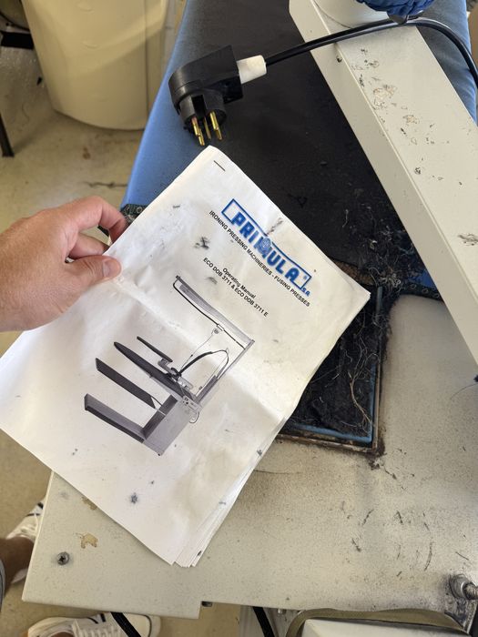 Masa de calcat/ butoniera grea