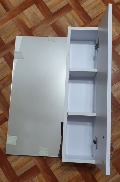 Продам новое зеркало шкаф ОЛИМП - 50