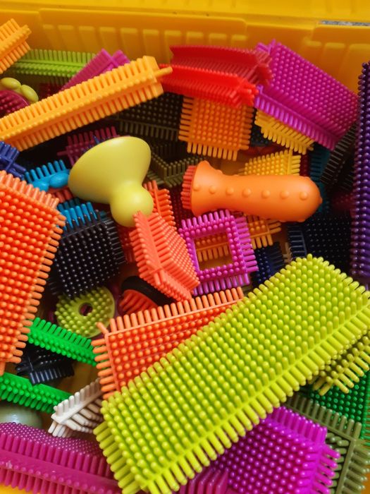 Piese educative  colorate