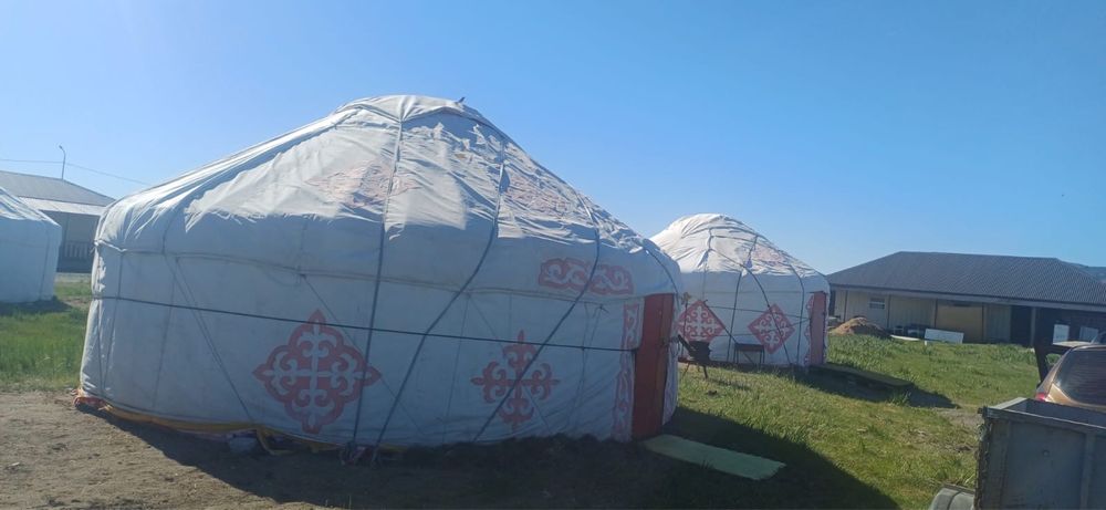 Юрта на озере Сабындыкол