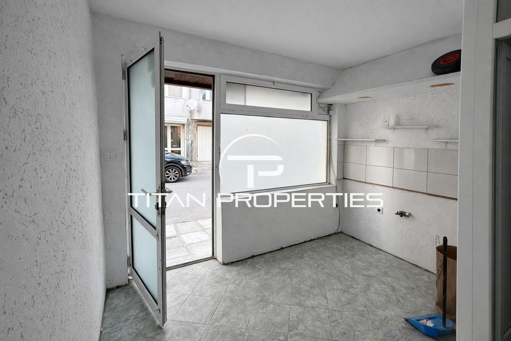 Офис, под наем, Левски