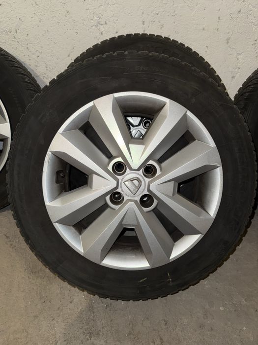 Jante OEM Dacia Logan (tabla+capac+anvelopa iarna)