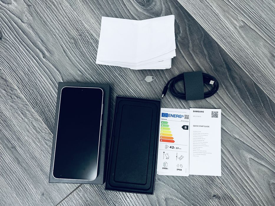 Vand/schimb Samsung S25 FE 128 GB jetBlack nou