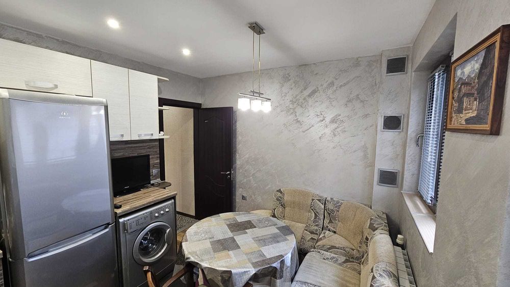 Дава се под наем Двустаен апартамент в Плевен, Идеален център - 68 кв.м за 357 € - Снимка #9