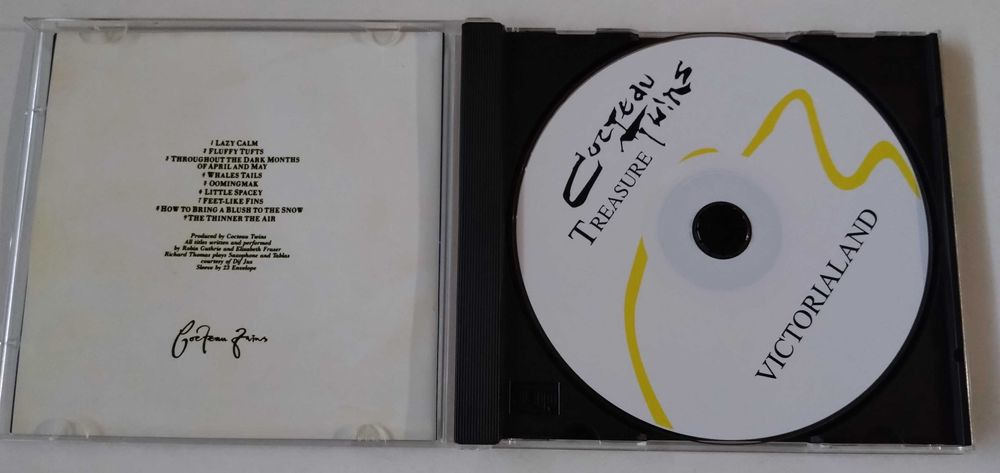 Cocteau Twins - Treasure/Victorialand, Blue Bell Knoll