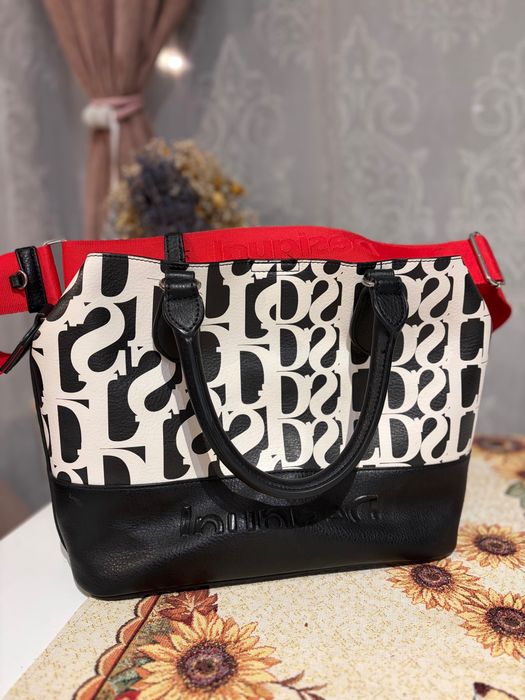 Elisabetta Franchi, Patrizia Pepe, Pinko, Guess, Desigual