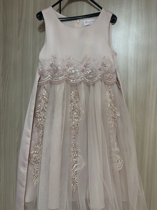 Продам платье для девочки