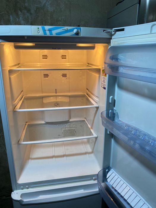 Продам Холодильник в Отличном Состоянии.