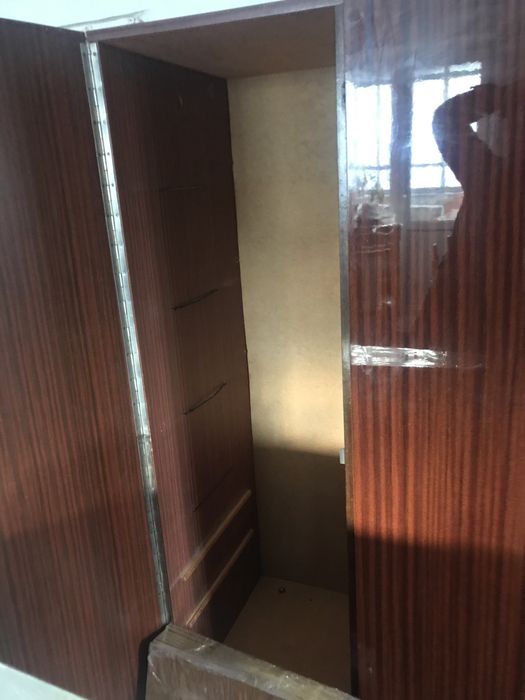 Продам шифоньер 3-хдверный