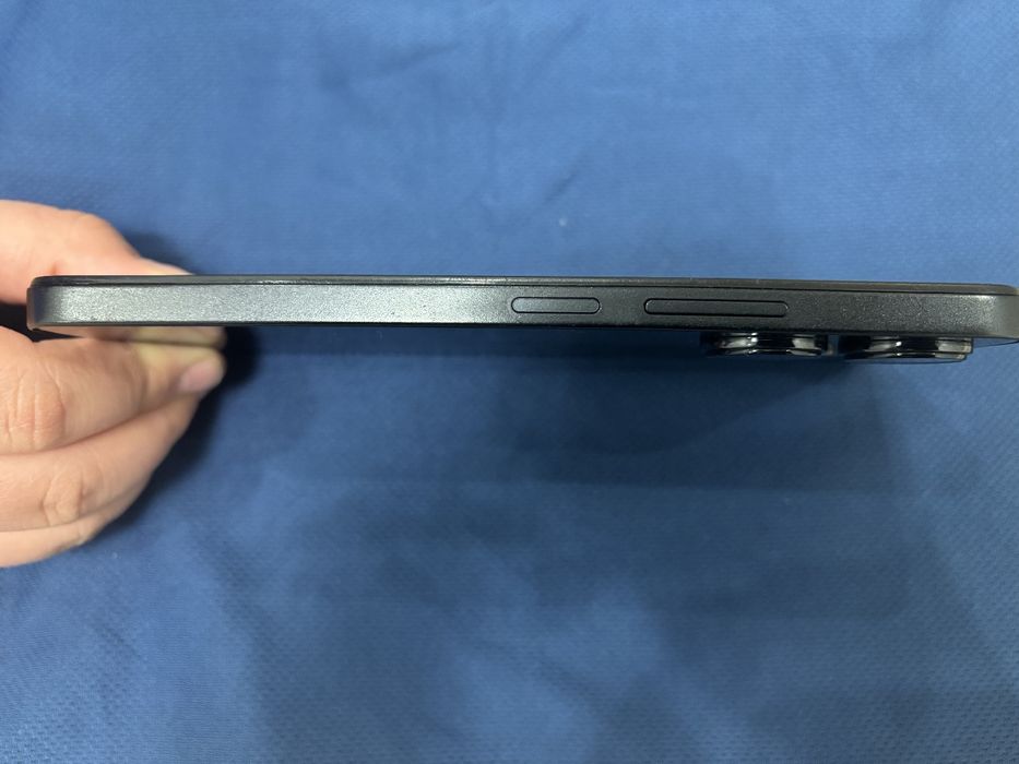 Redmi 13; Samsung a40;