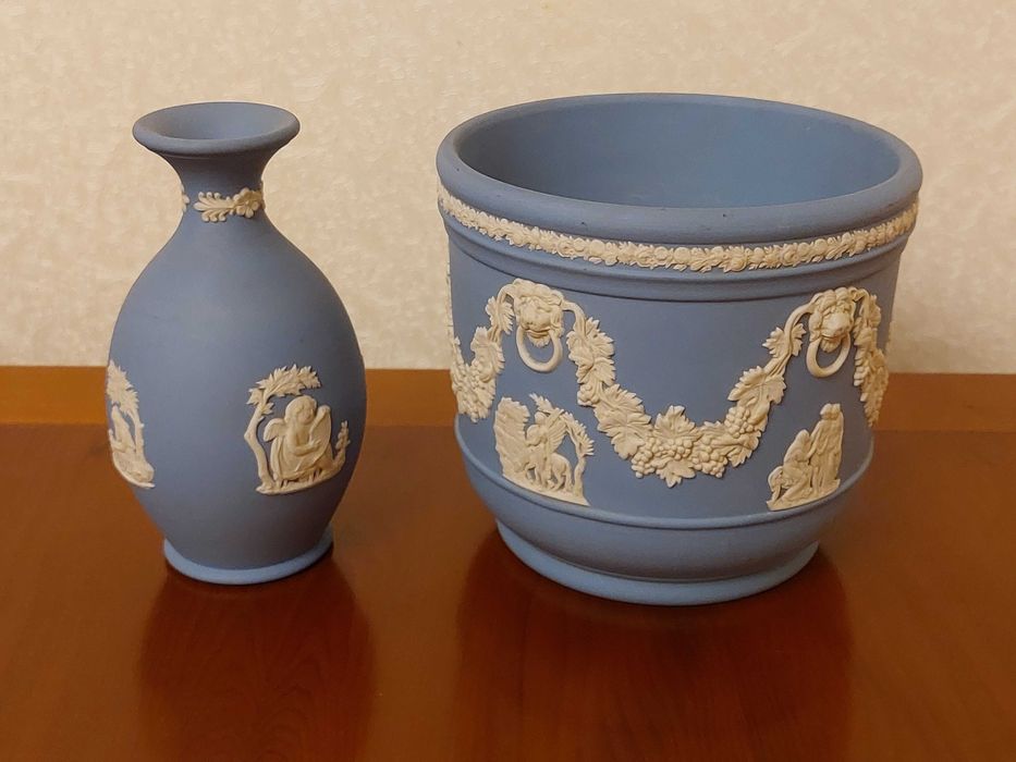 Set jardiniera & Vaza Wedgwood Jasperware