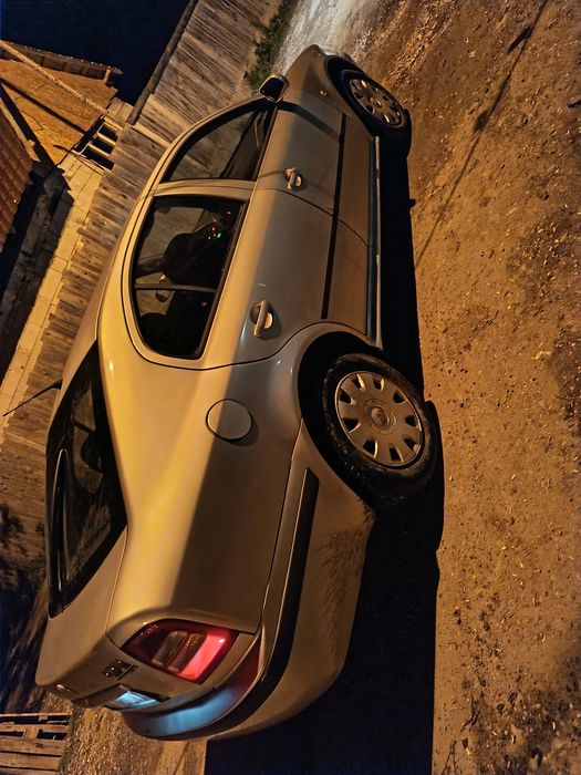 Vând Skoda Octavia