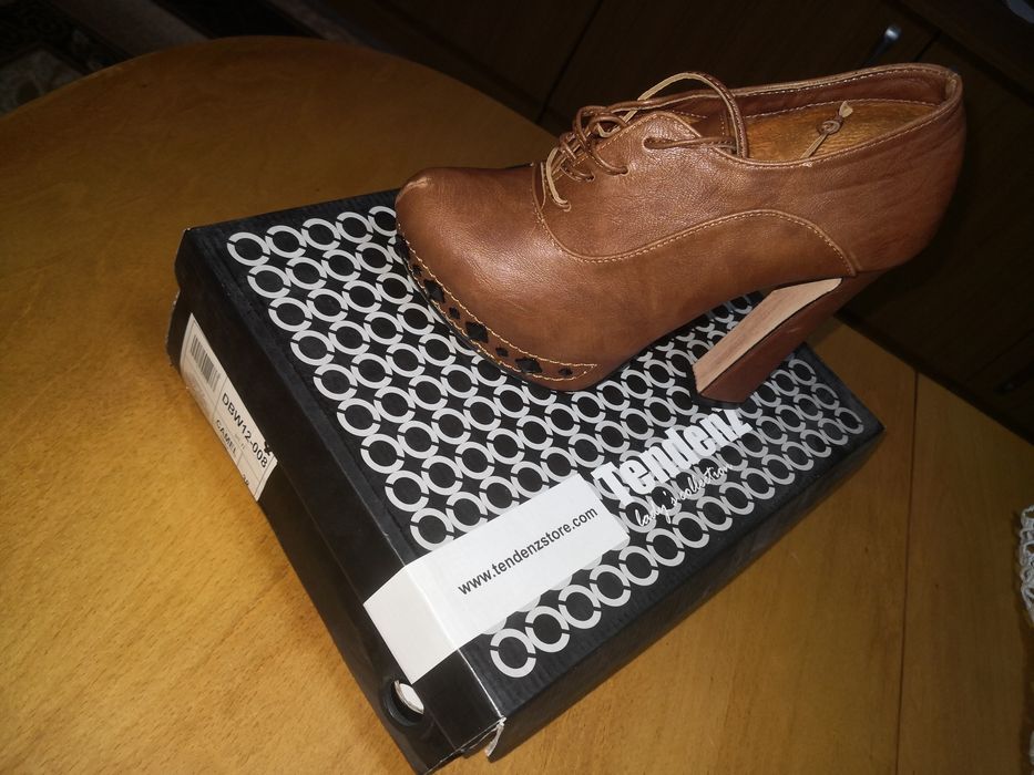 Кожена обувка с висок ток номер 38