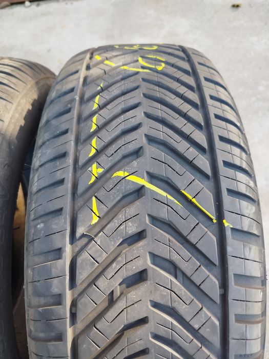 Vând anvelope 205/55/16  Taurus