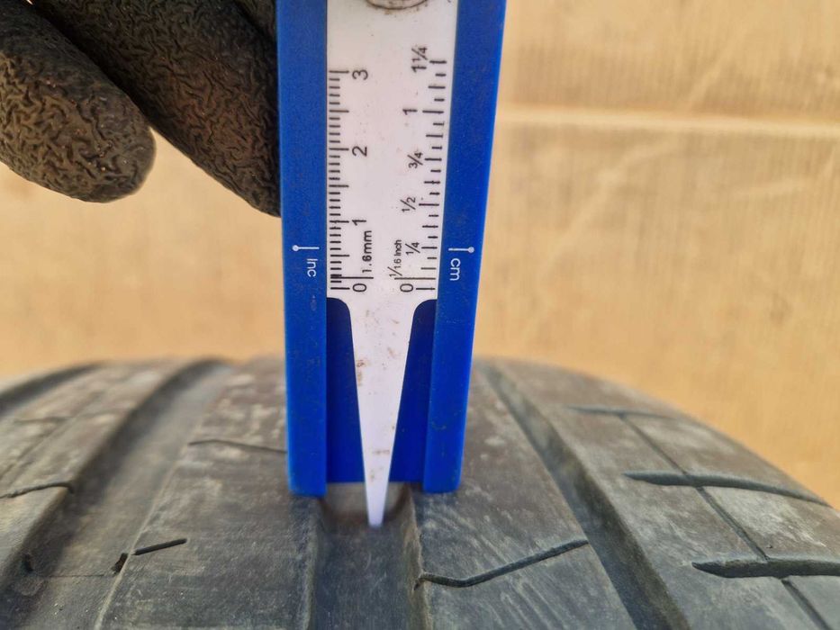 1 Pirelli R22 275/35 Лятна гума DOT4123