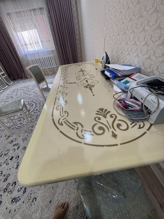 Продам 3-х метровый стол со стульями