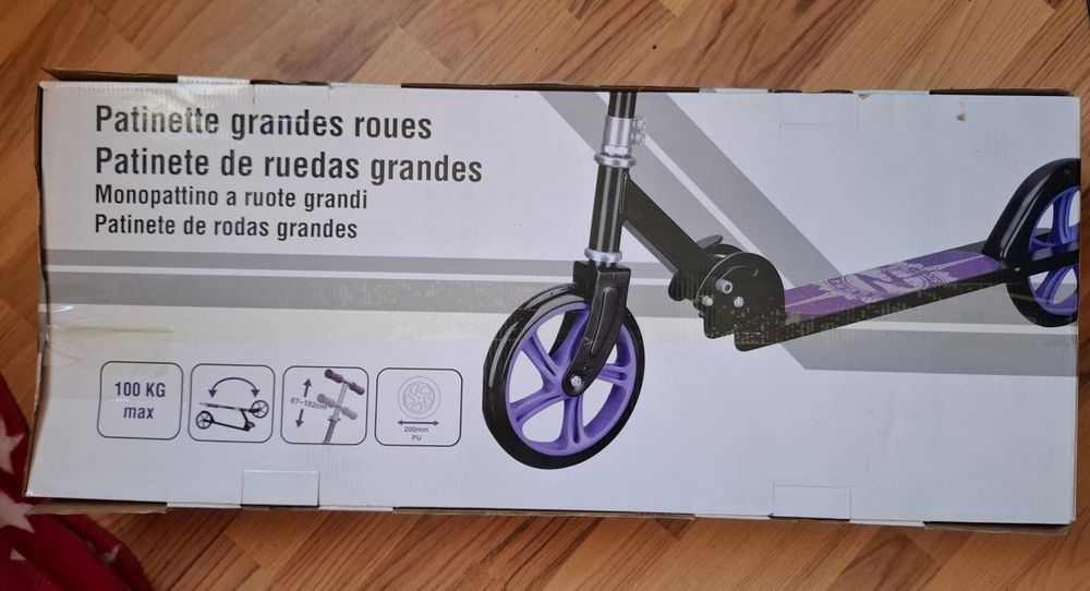Trotineta roți mari (200mm) -impecabila, la cutie