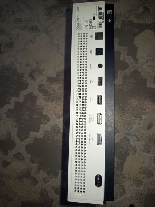 Xbox One S с Дисководом