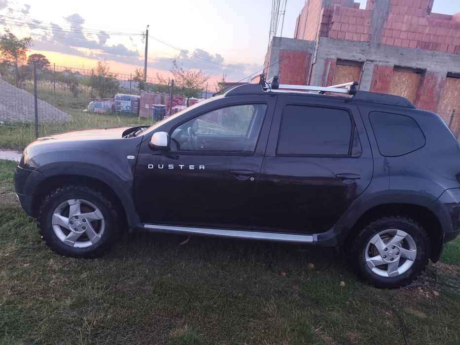 Vând Dacia Duster